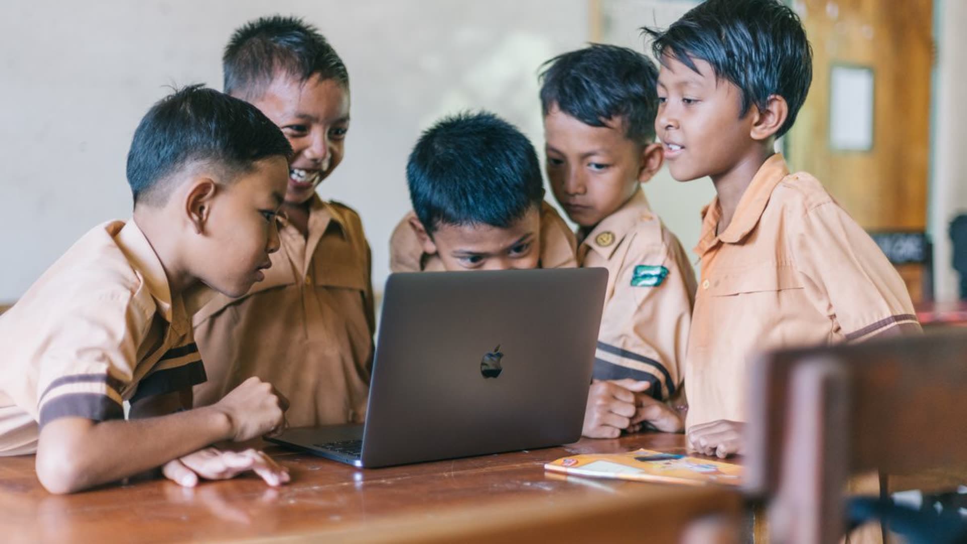 Selamat Datang di SMK Uji MSDI9YT8